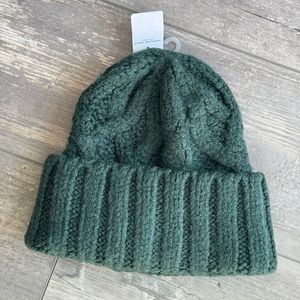 American Eagle NWT cable knit beanie green emerald one size